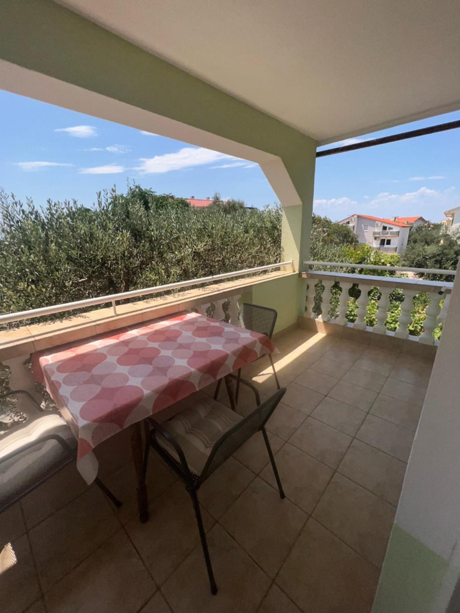 נובליה Apartments Svekric מראה חיצוני תמונה